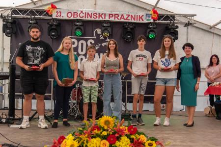 Uspešni osnovnošolci